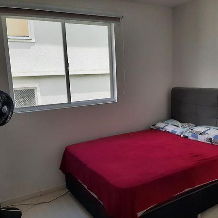 Quarto com cama de casal ao lado da Ópera de Arame Curitiba Exterior foto